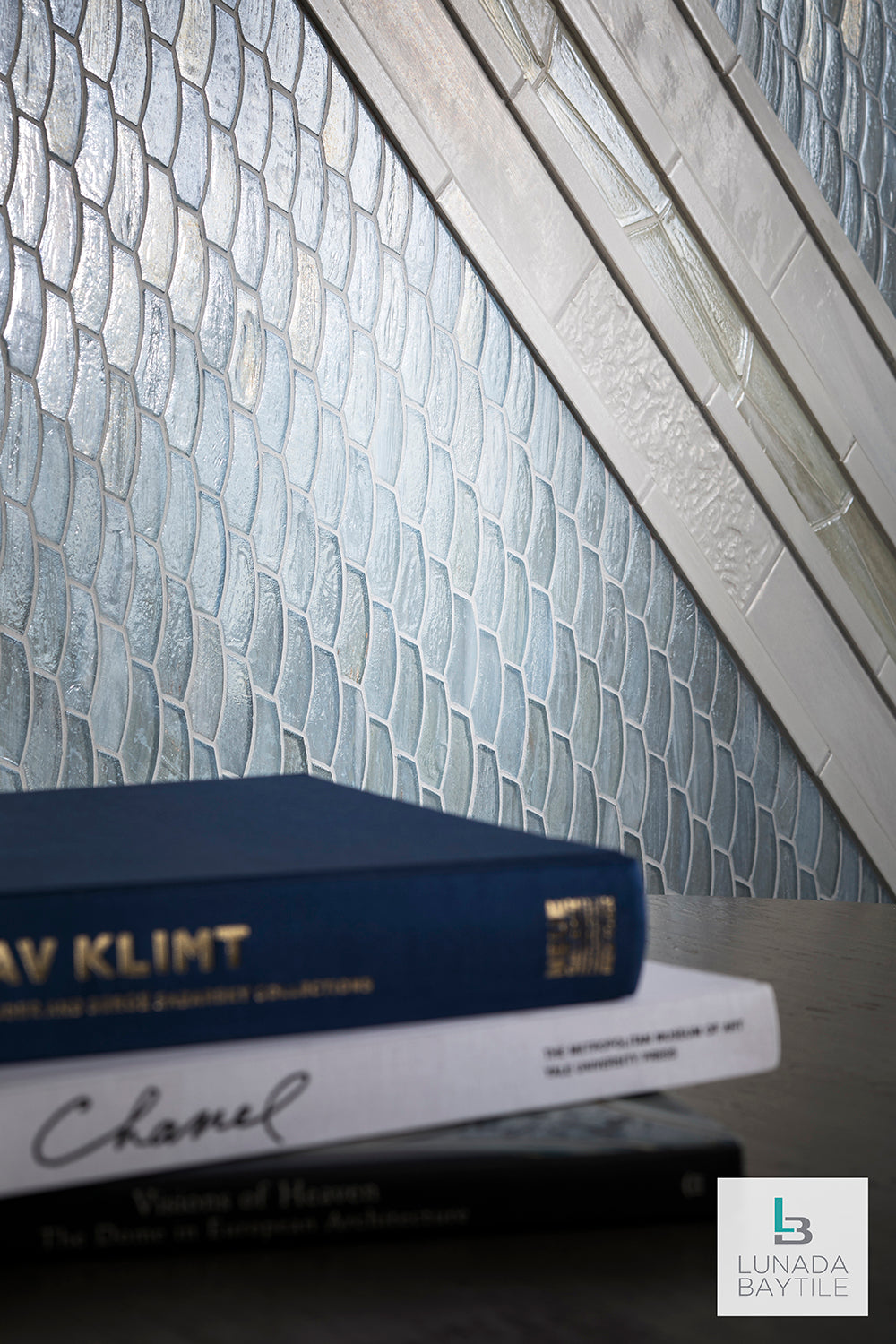 Luce Feather in Mineral Springs Pearl & Shinju Mirai ceramic