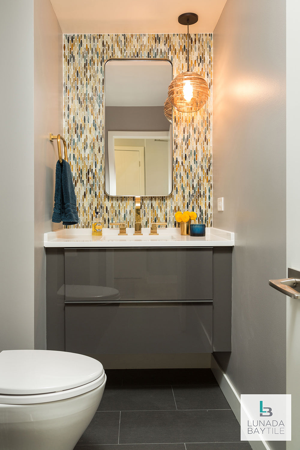 Tozen Martini Ahou Bathroom – Lunada Bay Tile, image size:1000x1500